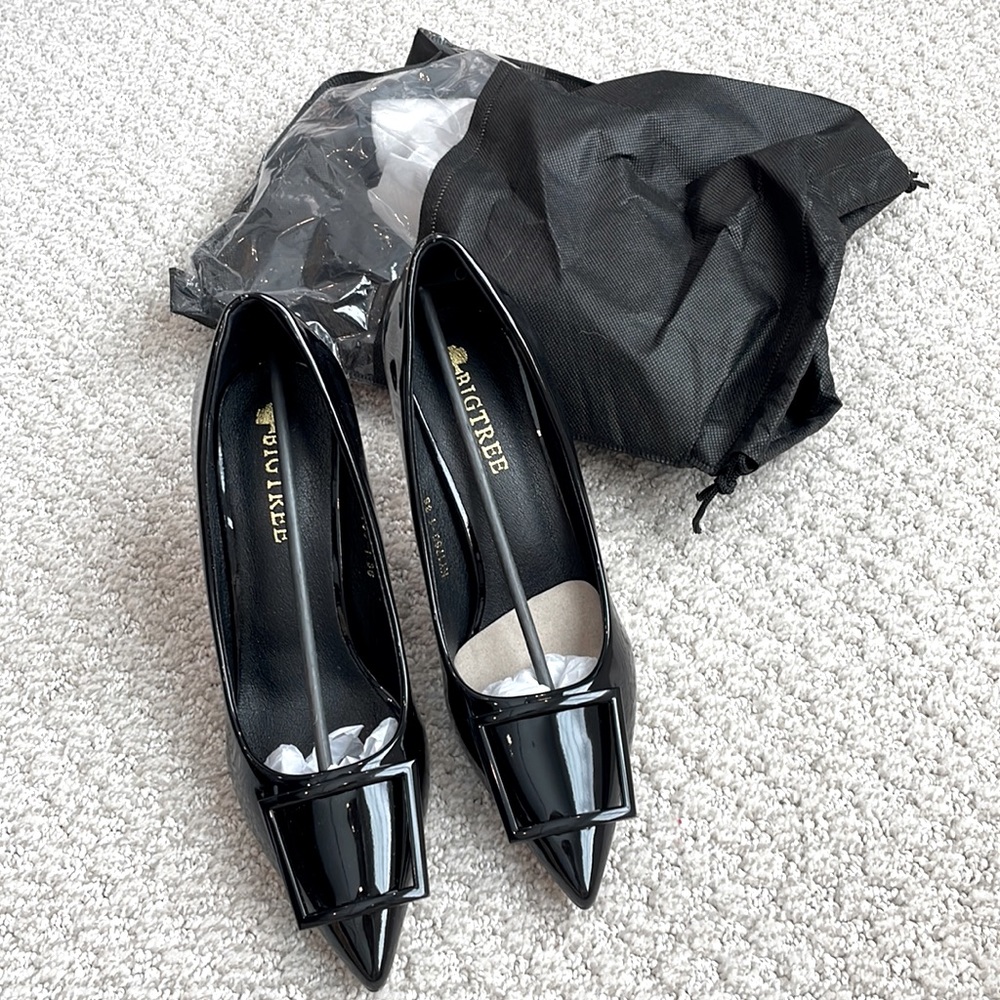 Black Patent Pointed Toe Heel
